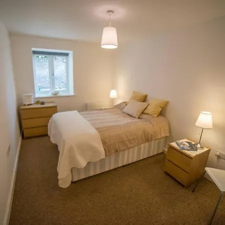 Champion Court Two Bedroom Flat Apartman *