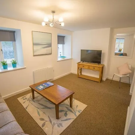 Champion Court Two Bedroom Flat *