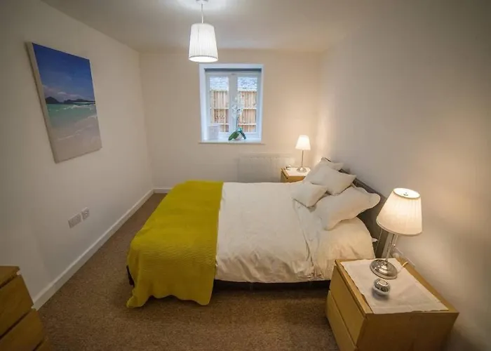 Champion Court Two Bedroom Flat Lejlighed Bristol