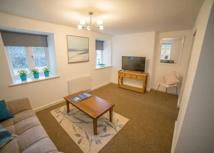 Champion Court Two Bedroom Flat *